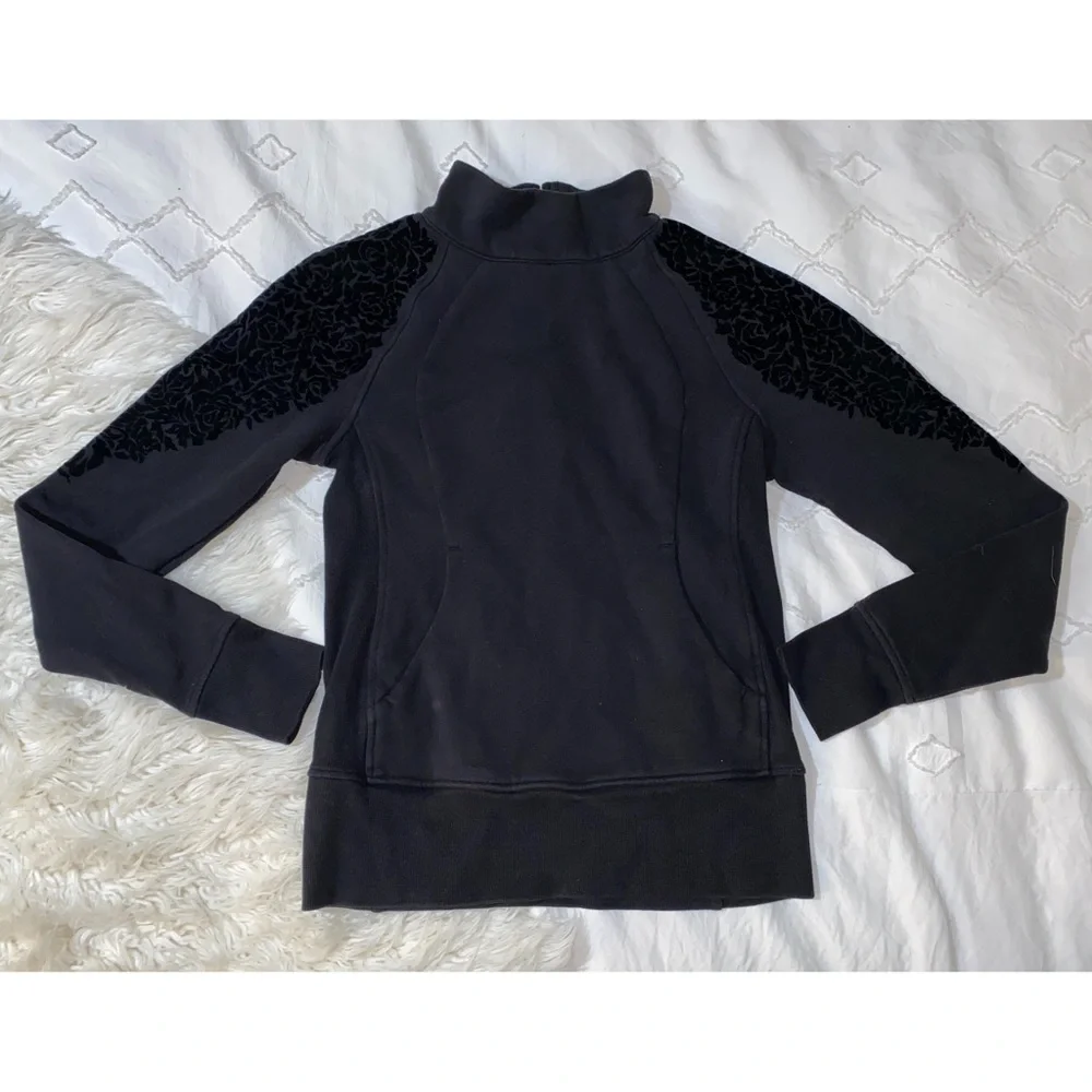 lululemon | Floral Flock Pullover Black Velvet Terry 1/4 Zip Sweater Size 4
